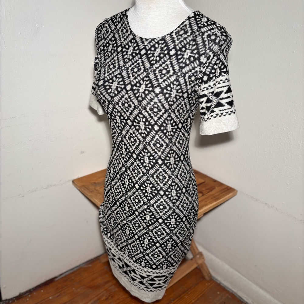 Karen Kane Black & White Short Sleeve Dress